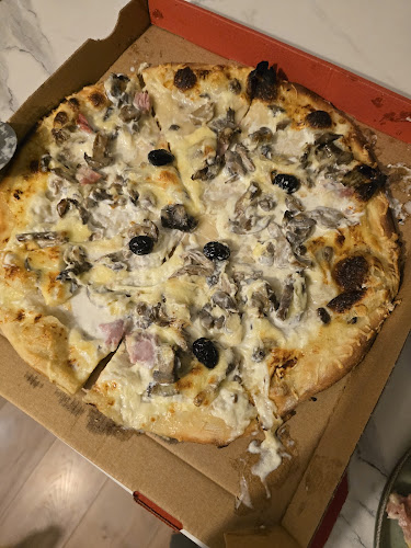 Chez Nadine camion des Salines