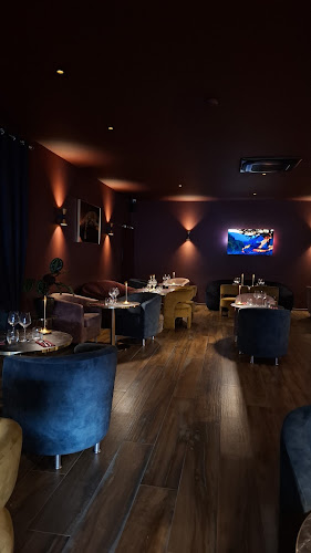 RESTAURANT ATMOSPHERE LOUNGE