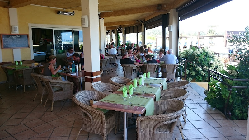 A Marina restaurant glacier