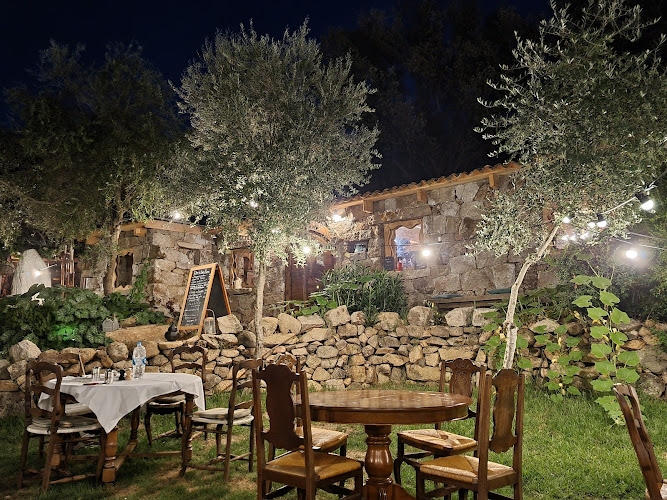 Santu Pultru - Restaurant Ferme Équestre Balades Et Baignades À Cheval En Corsica Sartene Et Tizzano