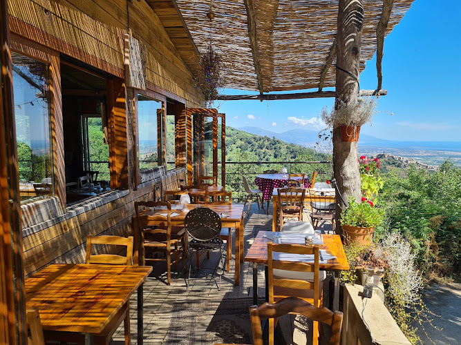 Restaurant A Rubella