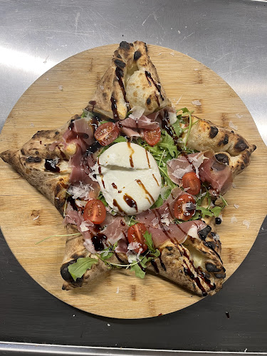 Pizzeria a gravona peri