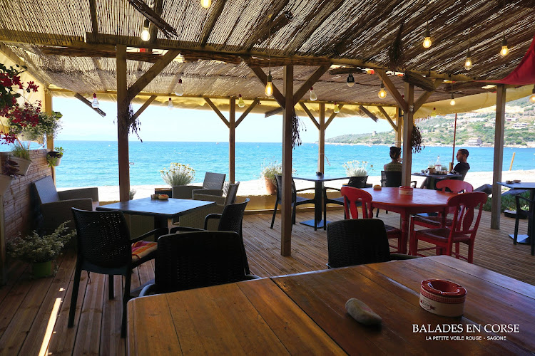 La petite voile rouge sagone