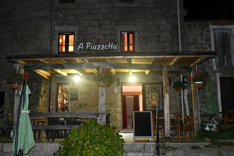 A Piazzetta Café-Restaurant