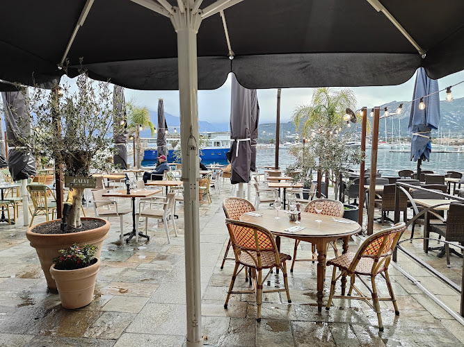 Ile de Beauté Café