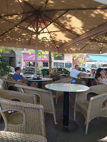 Chez Raugi...pizzeria..snack...glacier